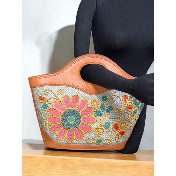 Isabella Fiore Large Raffia Floral Beaded Applique Tote Bag - Picture 6 of 12